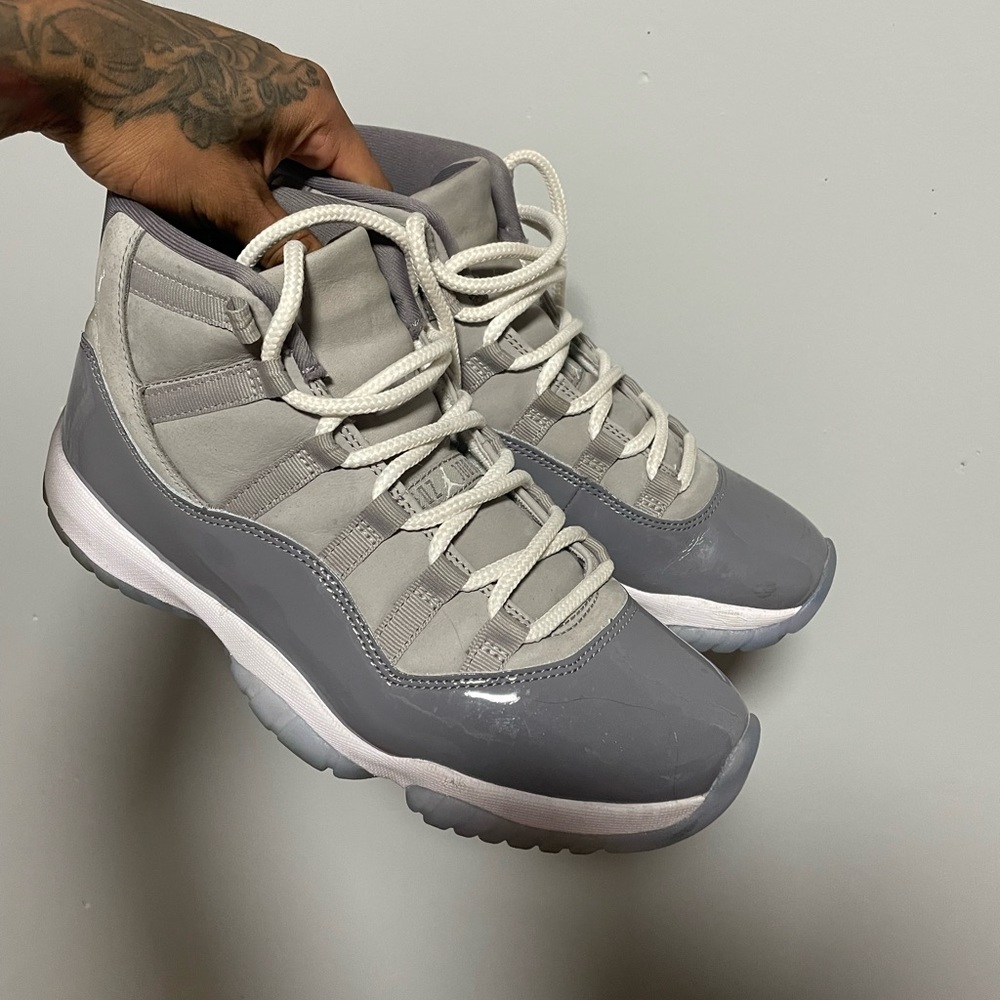 Mens Size 9 Cool Gray 11s